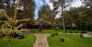 Дом 357м², 3-этажный, участок 15 сот.