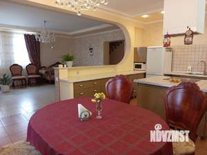 Дом 282м², 3-этажный, участок 6 сот.