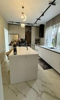 Дом 220м², 2-этажный, участок 10 сот.