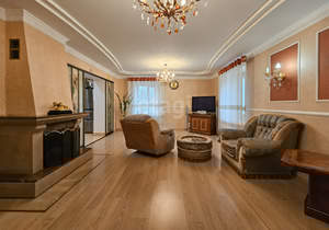 Дом 270м², 2-этажный, участок 9 сот.