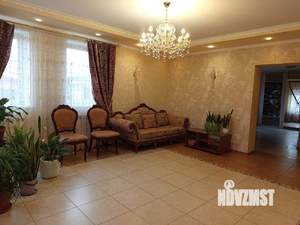 Дом 282м², 3-этажный, участок 6 сот.