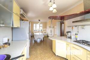 Дом 199м², 2-этажный, участок 11 сот.