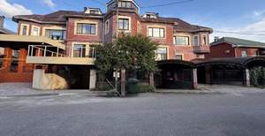 Дом 701м², 3-этажный, участок 8 сот.