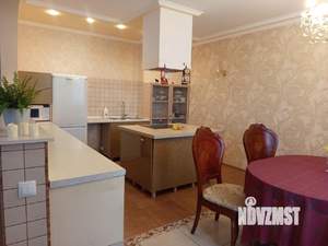 Дом 282м², 3-этажный, участок 6 сот.