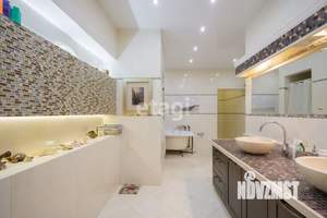 Дом 211м², 2-этажный, участок 8 сот.