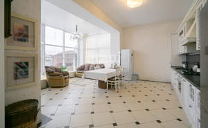 Дом 211м², 2-этажный, участок 8 сот.