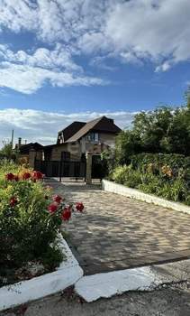 Дом 220м², 2-этажный, участок 10 сот.