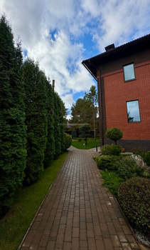 Дом 357м², 3-этажный, участок 15 сот.