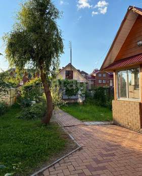 Дом 438м², 3-этажный, участок 9 сот.