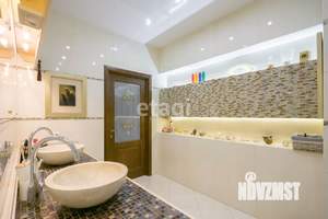 Дом 211м², 2-этажный, участок 8 сот.