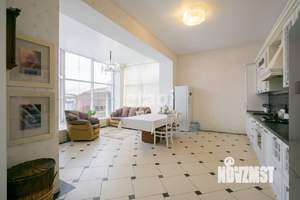 Дом 211м², 2-этажный, участок 8 сот.  