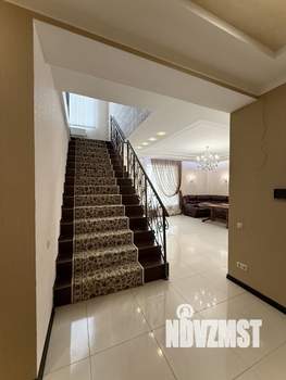 Коттедж 228м&sup2;, 3-этажный, участок 12 сот.  