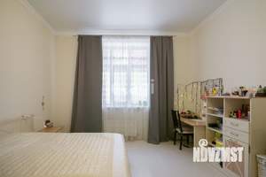 Дом 211м², 2-этажный, участок 8 сот.  