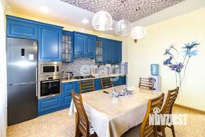 Дом 241м², 2-этажный, участок 8 сот.  