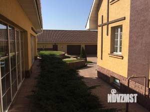 Коттедж 250м², 2-этажный, участок 12 сот.  