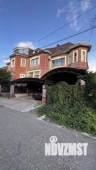 Коттедж 701м&sup2;, 3-этажный, участок 8 сот.  