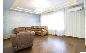 Дом 241м², 2-этажный, участок 8 сот.  