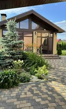 Дом 220м², 2-этажный, участок 10 сот.  