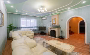 Дом 230м², 3-этажный, участок 11 сот.  