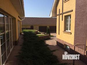 Коттедж 250м², 2-этажный, участок 12 сот.  