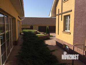 Коттедж 250м², 2-этажный, участок 12 сот.  