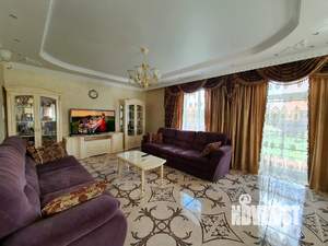 Дом 277м², 2-этажный, участок 10 сот.  