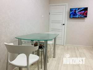 1-к квартира, посуточно, 39м2, 1/10 этаж