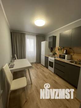 1-к квартира, посуточно, 40м2, 8/10 этаж