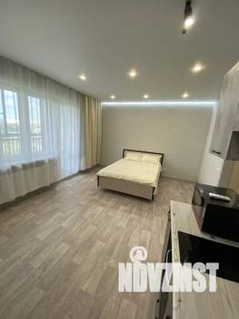 Студия квартира, посуточно, 35м2, 10/18 этаж