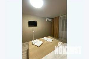 1-к квартира, посуточно, 40м2, 8/10 этаж