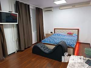 Студия квартира, посуточно, 35м2, 1/9 этаж