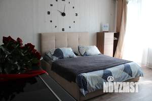 Студия квартира, посуточно, 33м2, 18/18 этаж