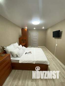 1-к квартира, посуточно, 40м2, 8/10 этаж