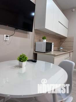 Студия квартира, посуточно, 35м2, 18/25 этаж