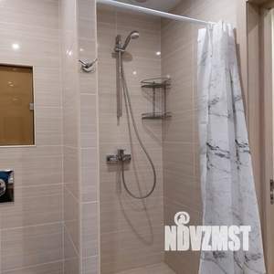 1-к квартира, посуточно, 43м2, 11/16 этаж