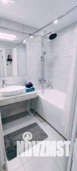 Студия квартира, посуточно, 40м2, 13/18 этаж