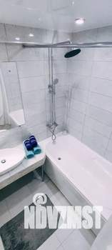 Студия квартира, посуточно, 40м2, 13/18 этаж