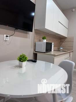 Студия квартира, посуточно, 35м2, 18/25 этаж