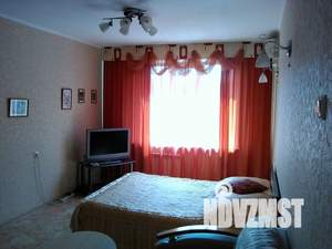 1-к квартира, посуточно, 35м2, 4/9 этаж