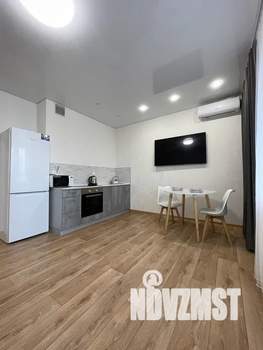 Студия квартира, посуточно, 35м2, 14/19 этаж