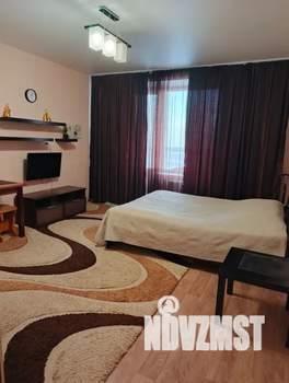 Студия квартира, посуточно, 32м2, 12/17 этаж