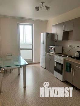 1-к квартира, посуточно, 53м2, 1/1 этаж