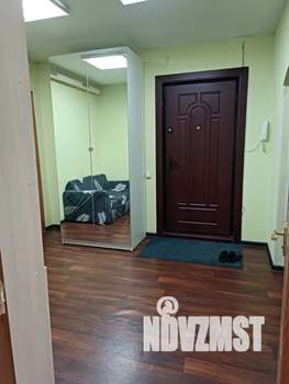 Студия квартира, посуточно, 35м2, 1/9 этаж