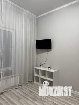 1-к квартира, посуточно, 40м2, 1/25 этаж