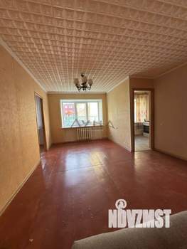 2-к квартира, вторичка, 42м2, 1/4 этаж