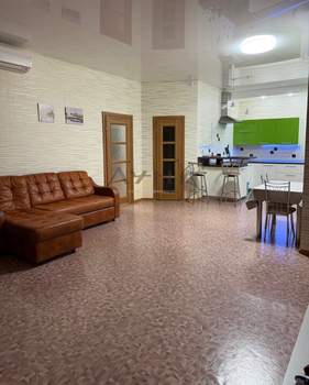 3-к квартира, вторичка, 110м2, 1/6 этаж