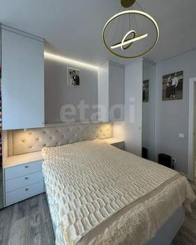 3-к квартира, вторичка, 53м2, 1/18 этаж