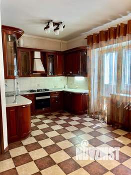 4-к квартира, вторичка, 125м2, 2/5 этаж