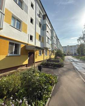 2-к квартира, вторичка, 42м2, 1/4 этаж