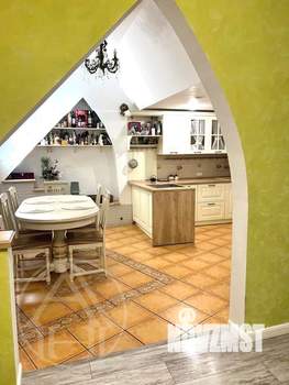 5-к квартира, вторичка, 220м2, 3/3 этаж